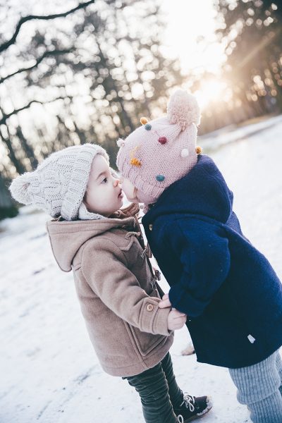 Mutter und Sohn Bilder im Winter